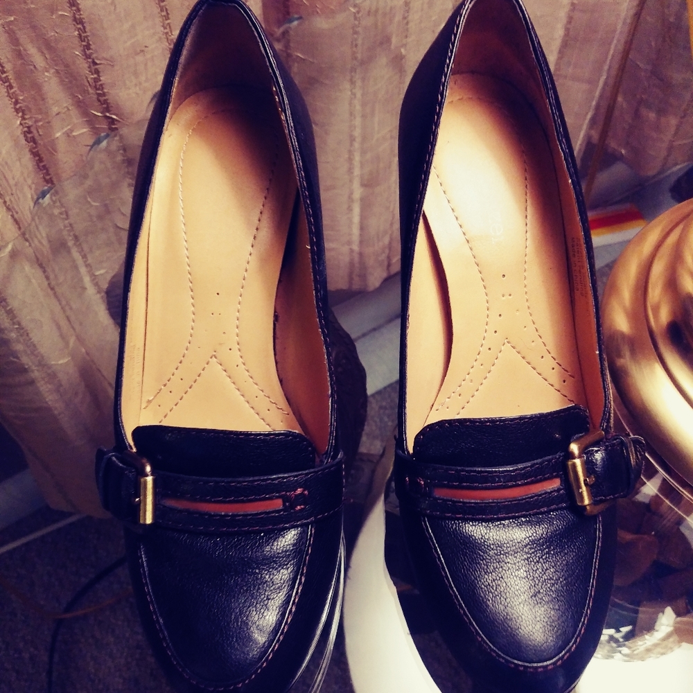 Naturalized Size 4M Black Pumps